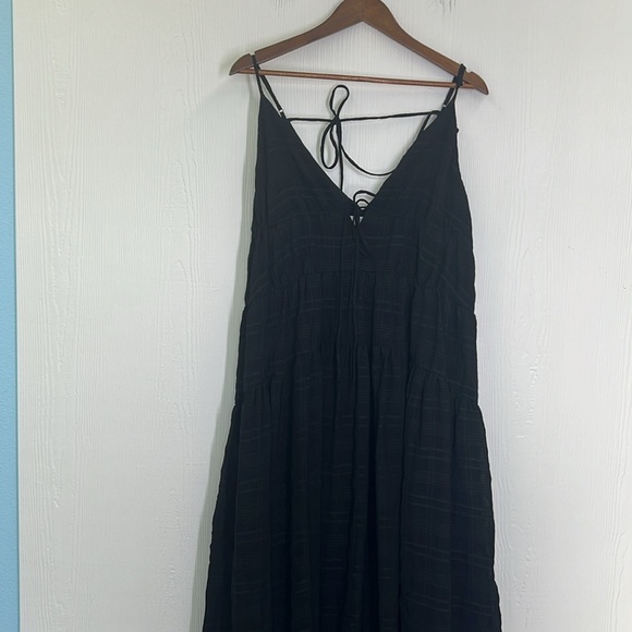 ASTR the label - Lizbeth Black Spaghetti Strap Tied Back Maxi Dress Size Medium - Picture 8 of 12